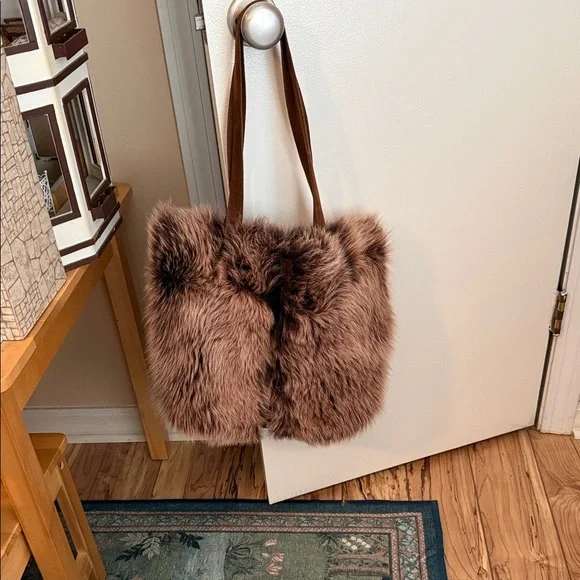 Overland Elegant Brown Fur-Trimmed Tote Bag reversible - Picture 3 of 3